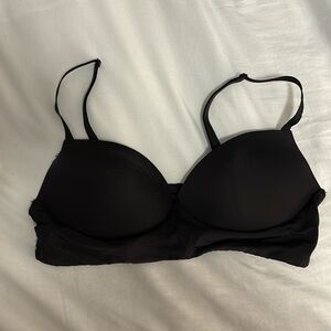 VS No Clasp Black Bra. Large.